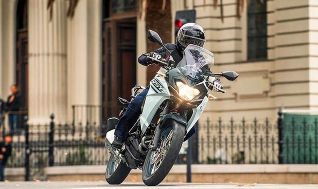 Quantos-km-por-litro-faz-a-kawasaki-Versys-300-1024x610
